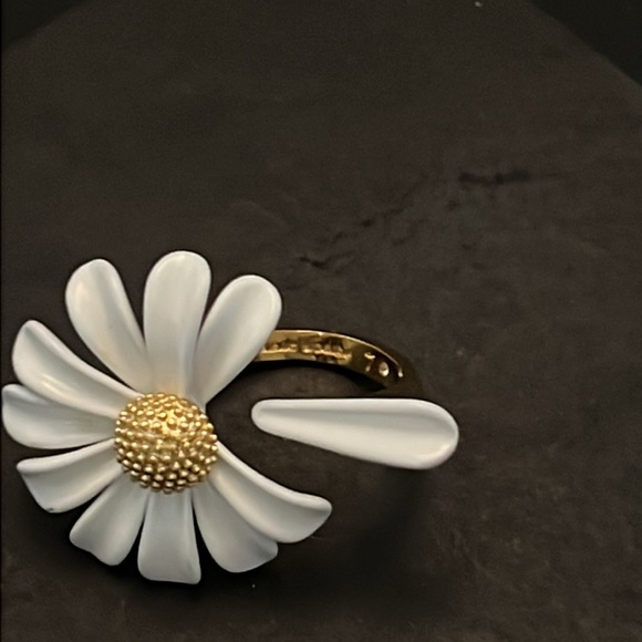 Kate Spade Daisy Ring - Picture 3 of 5